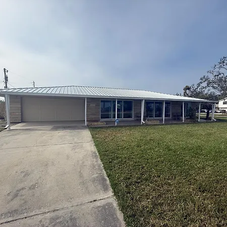 Pool Home On The Bay, Large Private Yard Near Ami